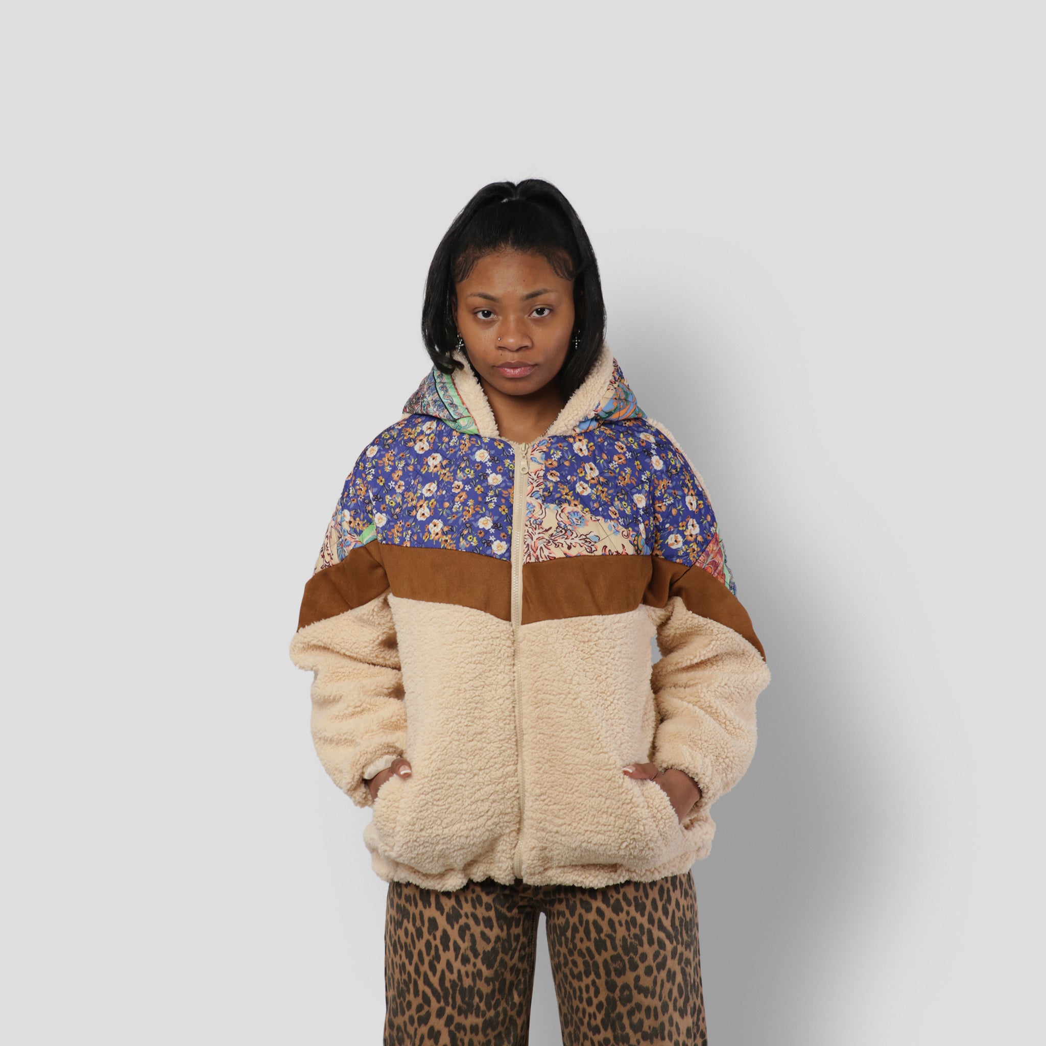 ティアラ　ベルスリーブジャガードジャケット ティアラ ベルスリーブジャガードジャケット ティアラ ベルスリーブ