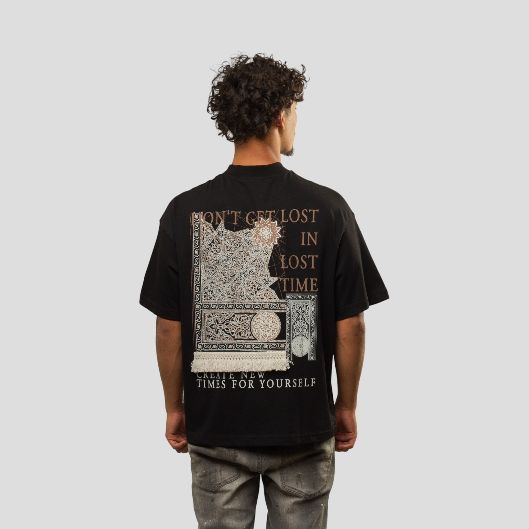 Blanc Kanvas 'Lost in Time' T-Shirt – Bouchards